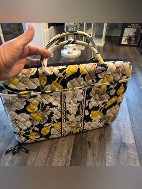 Vera Bradley Fabric Covered Hardshell Laptop Portfolio Retired Dogwood Floral